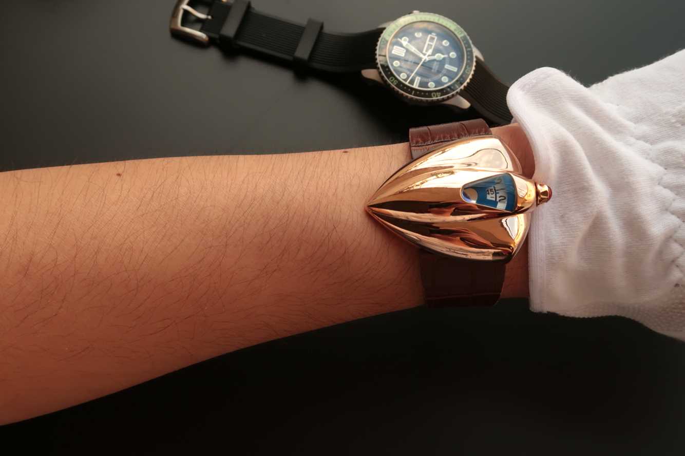 2022123006311026 - VSDeBethune腕錶設計師以《星際迷航》（StarTrek）中的宇宙飛船為靈感發想￥1800