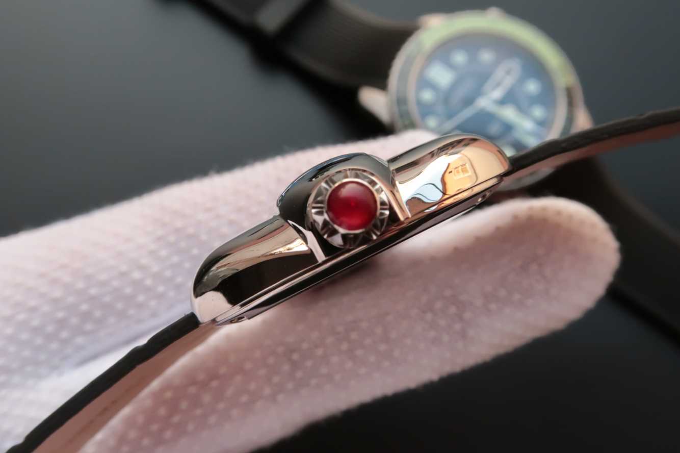 2022123007160617 - VSDeBethune腕錶設計師以《星際迷航》（StarTrek）中的宇宙飛船為靈感發想￥1800