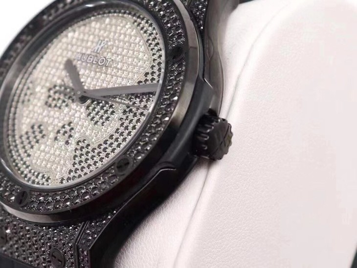 2023021609335365 - 恆寶復刻手錶多少錢 WWF廠手錶宇舶滿鉆繫列￥4580