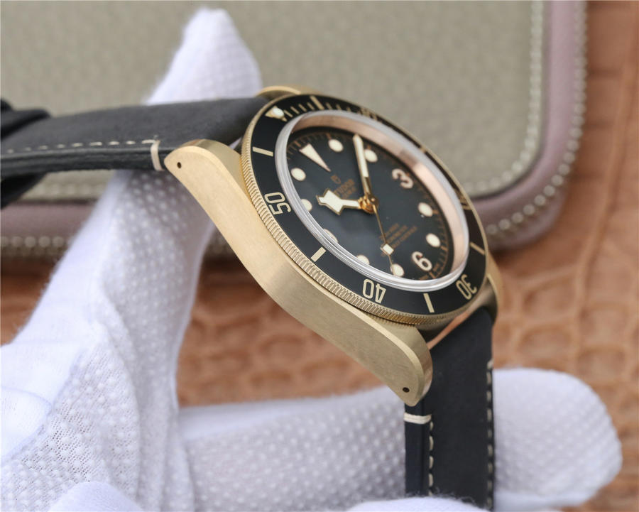 202303060848002 - 復刻手錶帝舵錶 XF帝駝碧灣青銅型－小銅盾M79250BA-0002￥3480