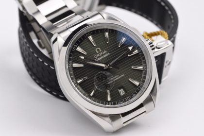 2025032512460419 420x280 - VS 2020新品:頂級復刻錶綠海馬150米柚木盤來了！