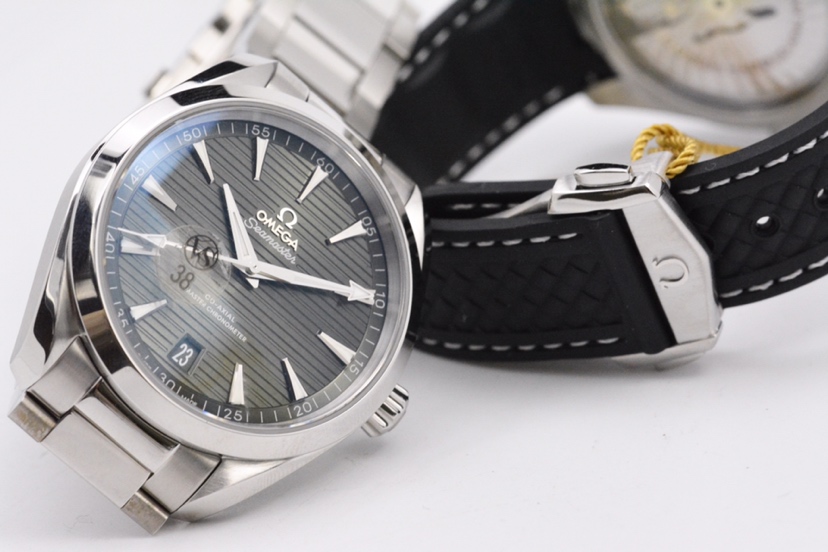 2025032512462236 - VS 2020新品:頂級復刻錶綠海馬150米柚木盤來了！