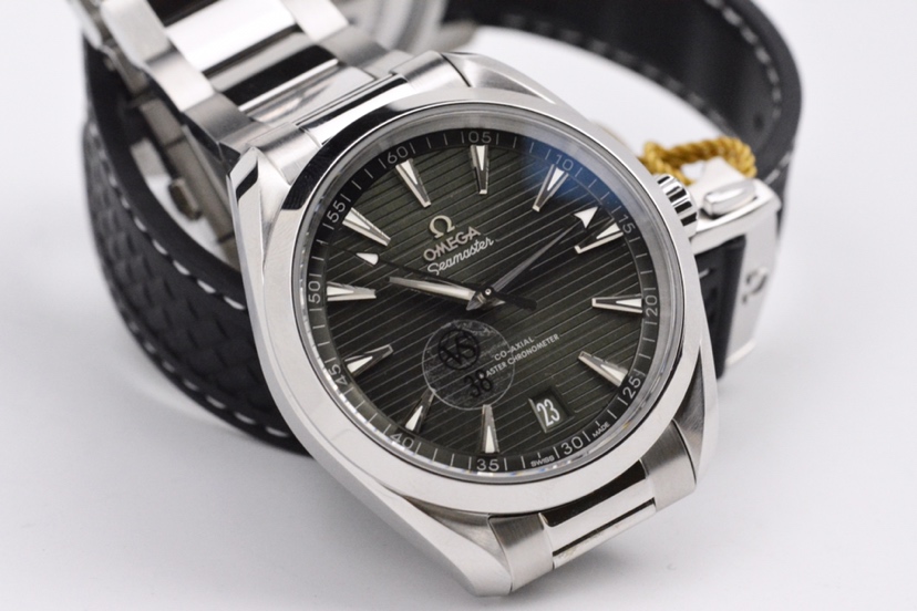 2025032512462734 - VS 2020新品:頂級復刻錶綠海馬150米柚木盤來了！