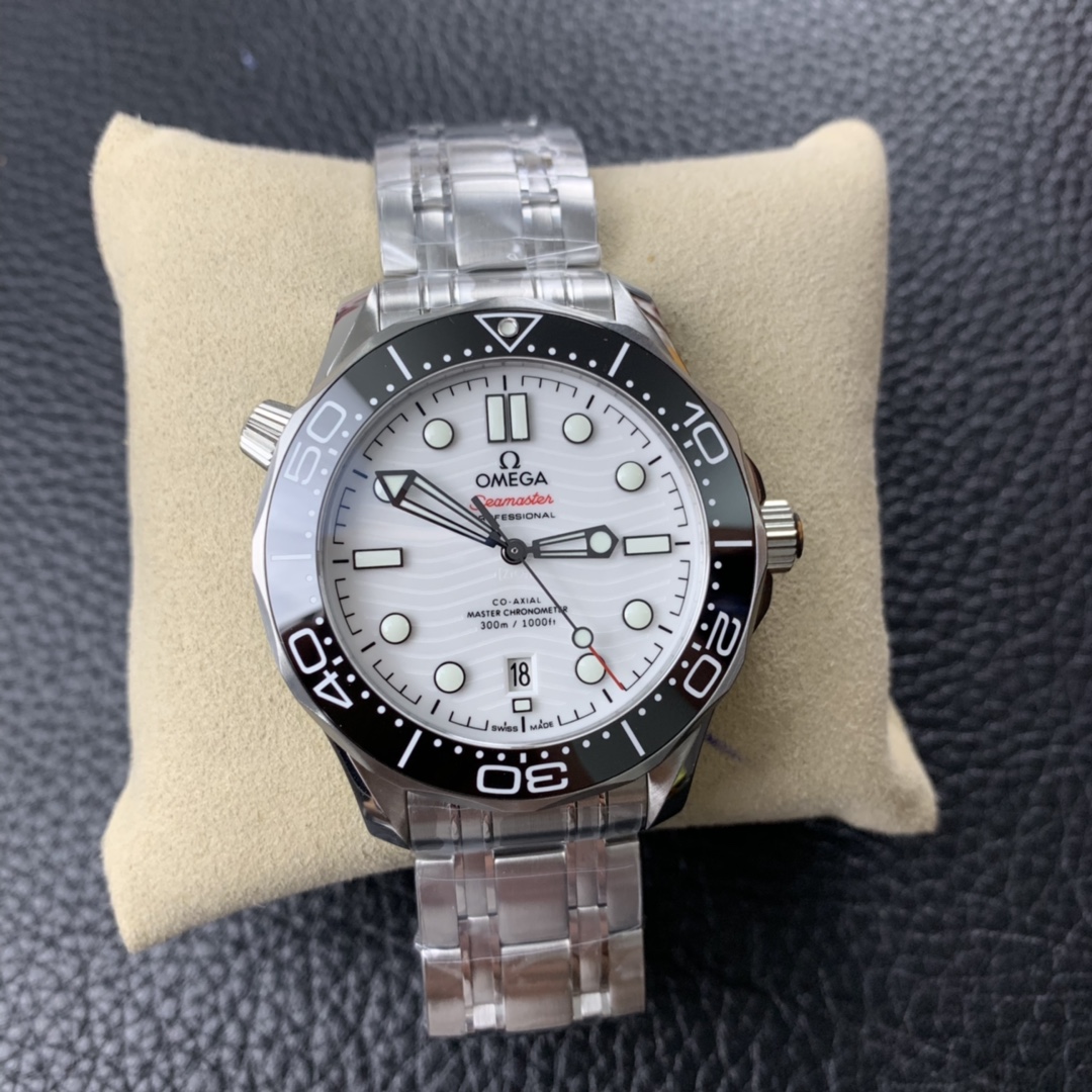 2025090515553169 - vs歐米茄新品 新海馬300 黑白配色 熊貓海馬高仿表