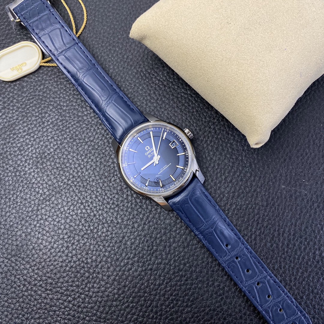 2025102920271323 - VS歐米茄高仿表 蝶飛8900 明亮之藍 搭藍鱷魚皮
