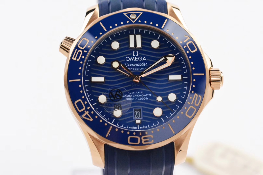 2025111115464385 - VS廠歐米茄高仿表首枚尊享版海馬300米全玫瑰金藍盤