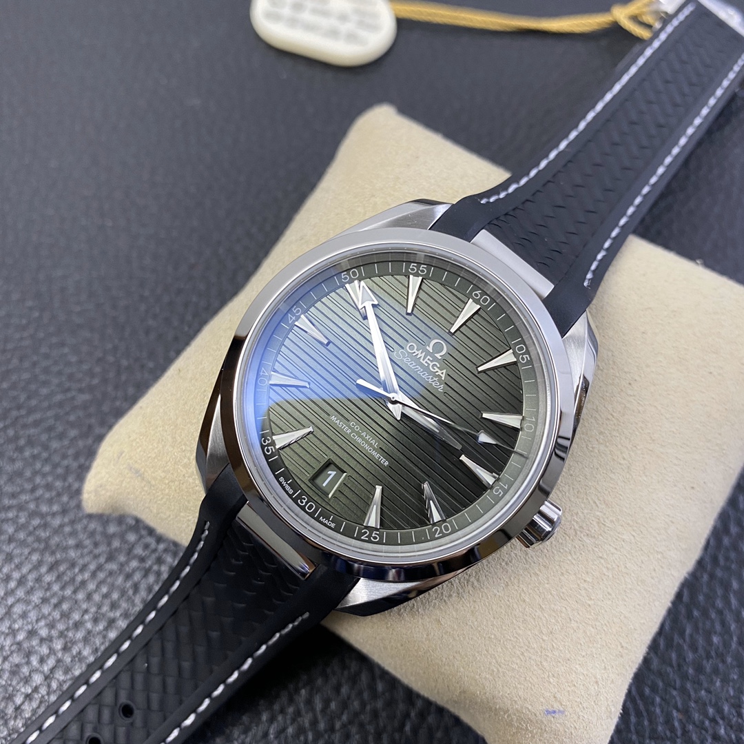 2025111115491393 - VS廠歐米茄 新品 新海馬150米系列 柚木淺綠盤高仿表