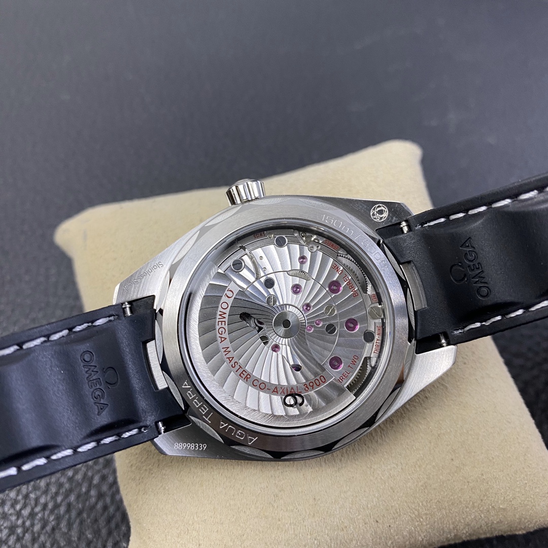 2025111115493177 - VS廠歐米茄 新品 新海馬150米系列 柚木淺綠盤高仿表