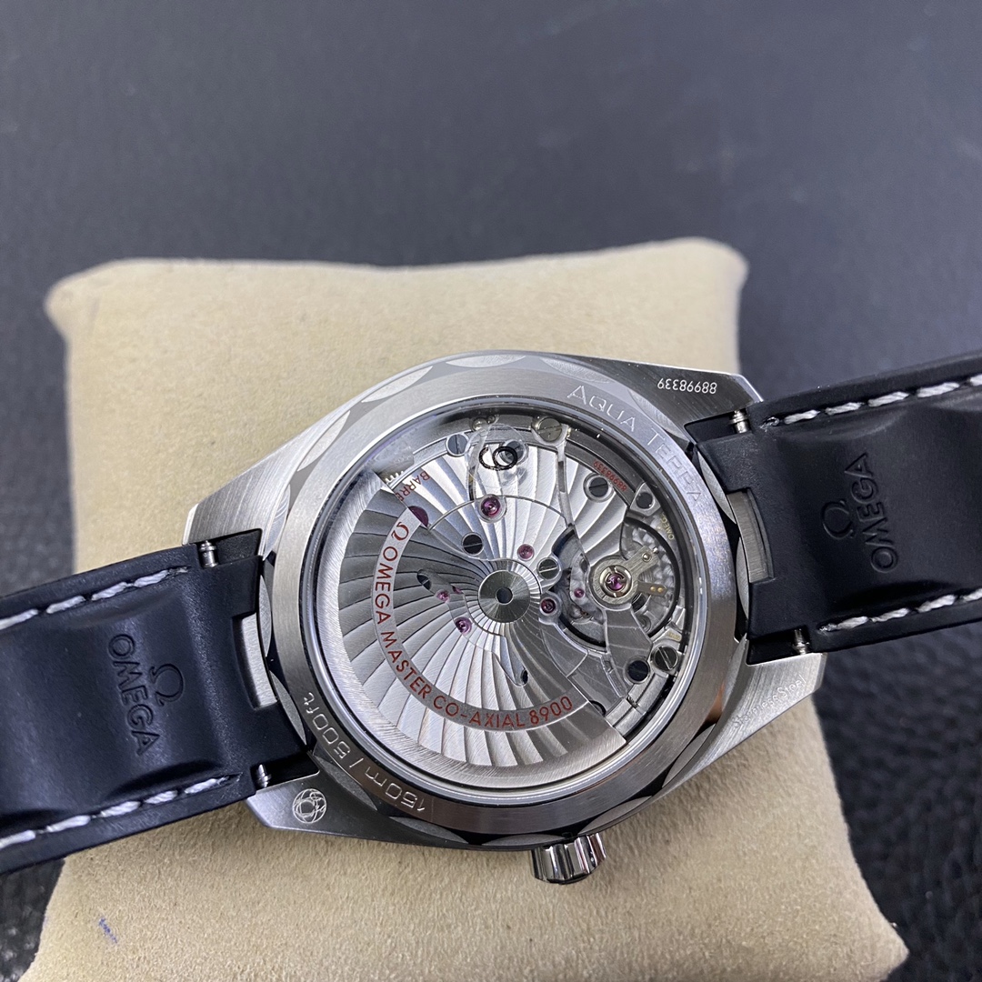 2025111115493827 - VS廠歐米茄 新品 新海馬150米系列 柚木淺綠盤高仿表