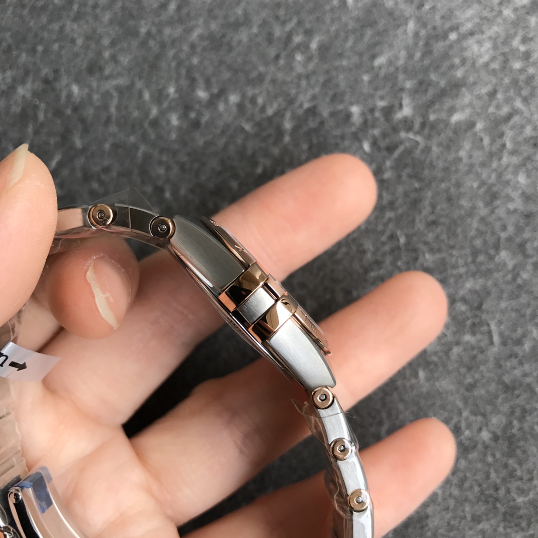 2025112414494187 - AF再譜新篇，推出歐米茄第五代星座石英系列高仿腕表