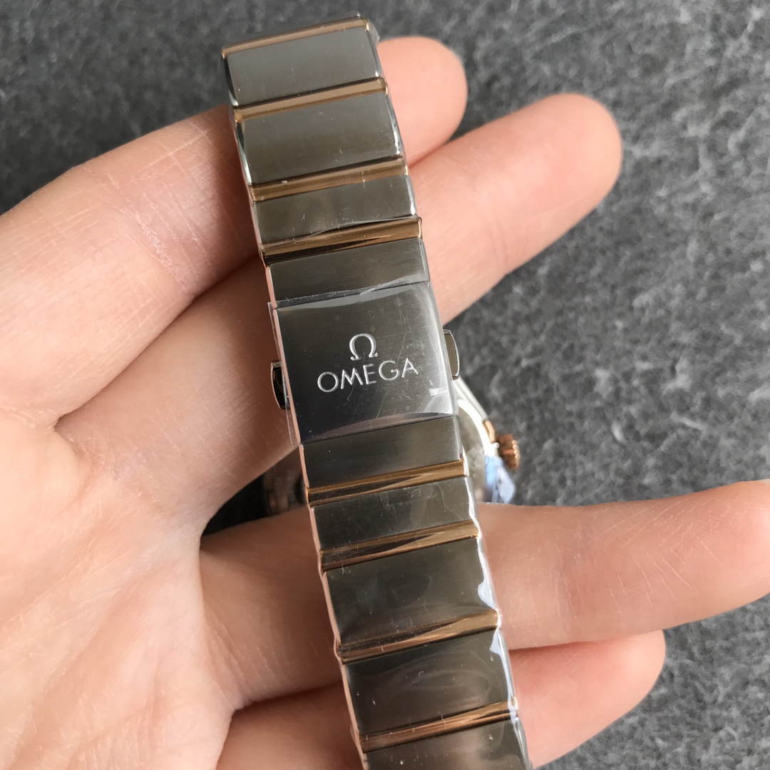 2025112414500535 - AF再譜新篇，推出歐米茄第五代星座石英系列高仿腕表