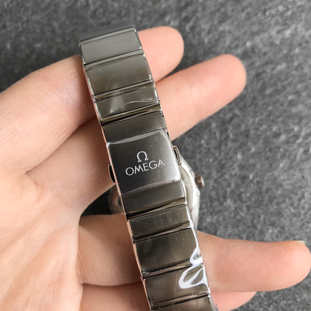 2025112415000099 - 臺灣復刻表歐米茄第五代星座石英系列腕表細節之處見真美