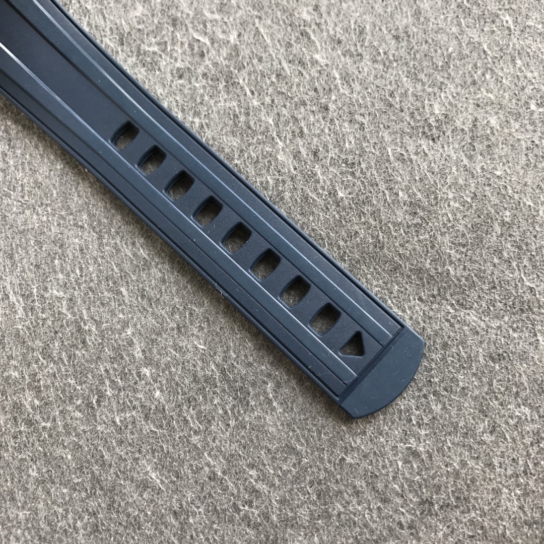 UM新秀力作——歐米茄全新海馬系列300計時男士高仿腕表 2025120112272484 - UM新秀力作——歐米茄全新海馬系列300計時男士高仿腕表