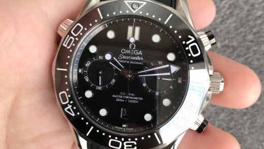 2025120112285625 520x293 - 歐米茄高仿表全新海馬系列300計時男士腕表 市面上最高版本的計時腕表