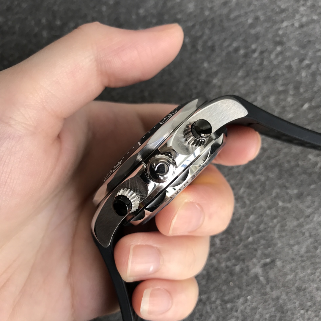 2025120112293818 - 歐米茄高仿表全新海馬系列300計時男士腕表 市面上最高版本的計時腕表