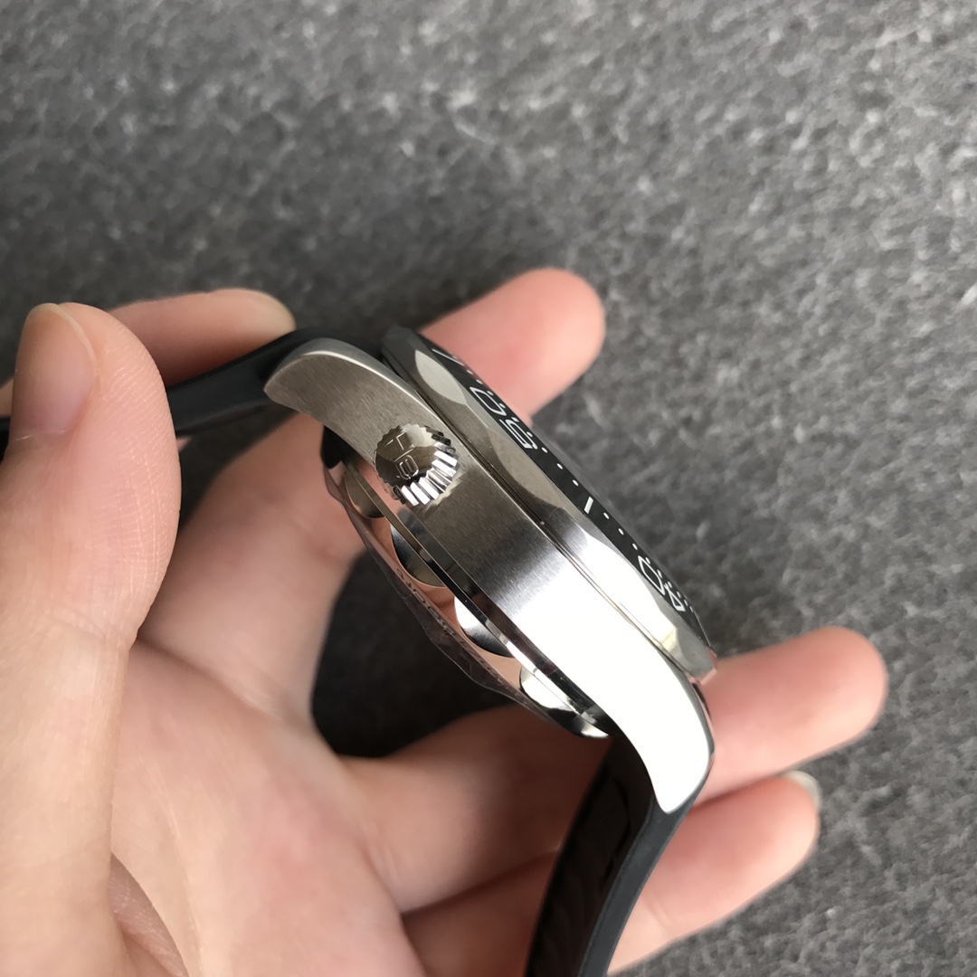 2025120112294412 - 歐米茄高仿表全新海馬系列300計時男士腕表 市面上最高版本的計時腕表