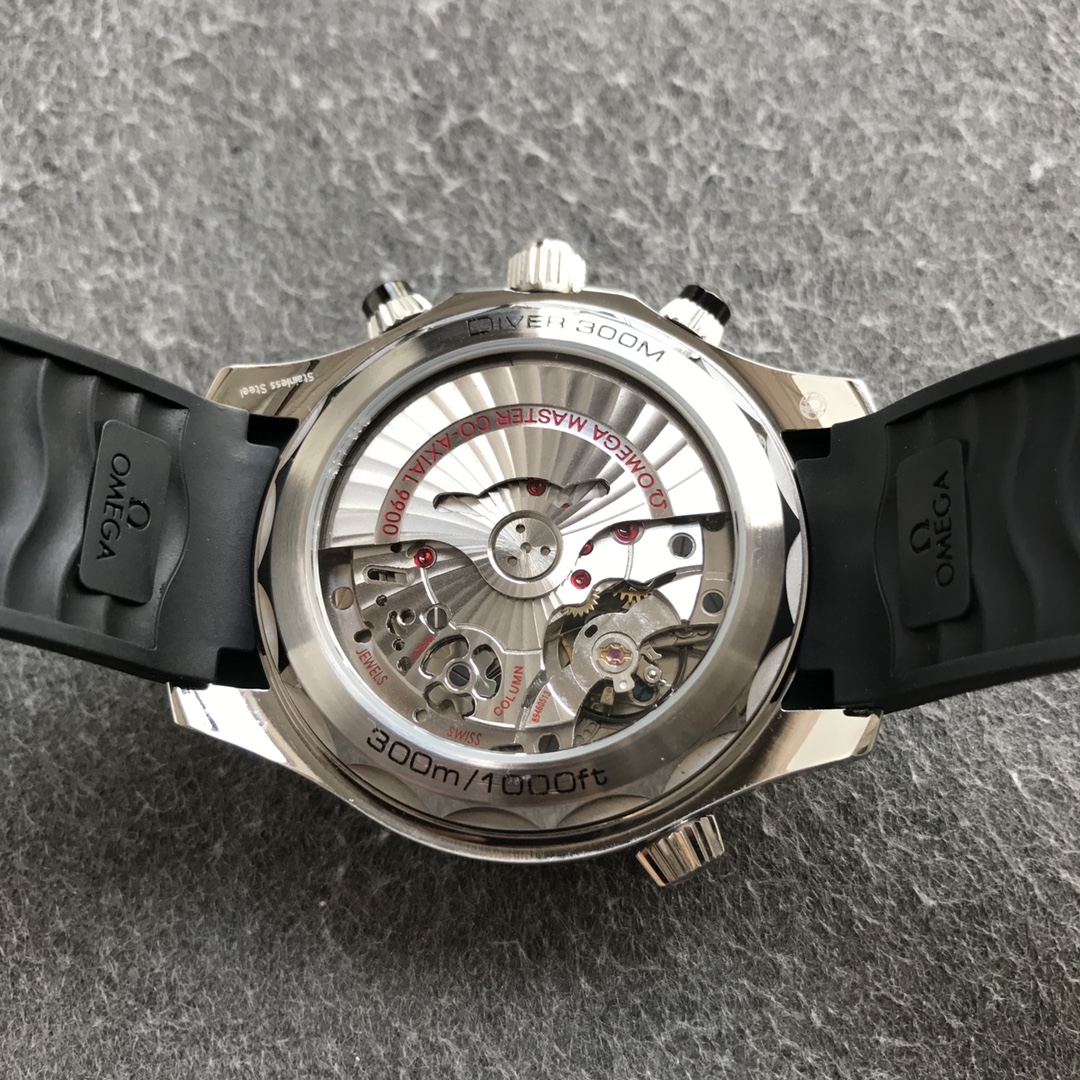 202512011230002 - 歐米茄高仿表全新海馬系列300計時男士腕表 市面上最高版本的計時腕表